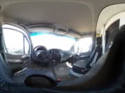 ✅ 2014 Mercedes-Benz Sprinter Cargo • VIN: WD3PE7CC3E5845279 • Lot: 43083011. Wystawiony na IAAI z przebiegiem 135 190 mil. Bezpłatny archiwum sprzedaży aukcyjnych z USA i szczegółowy raport historii pojazdu na DreamBid. Zdjęcie 22.