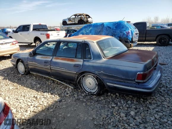 ✅ 1991 Lincoln Continental • VIN: 1LNCM9749MY645019 • Lot: 45177554. Wystawiony na Copart z przebiegiem Nie podano. Bezpłatny archiwum sprzedaży aukcyjnych z USA i szczegółowy raport historii pojazdu na DreamBid. Zdjęcie 2.