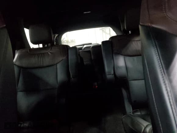 ✅ 2023 Ford Explorer Platinum • VIN: 1FM5K8HC8PGB81634 • Lot: 87465165. Listed on Copart with 14,300 mi. Free auction sales archive from the USA and detailed vehicle history report at DreamBid. Image 10.