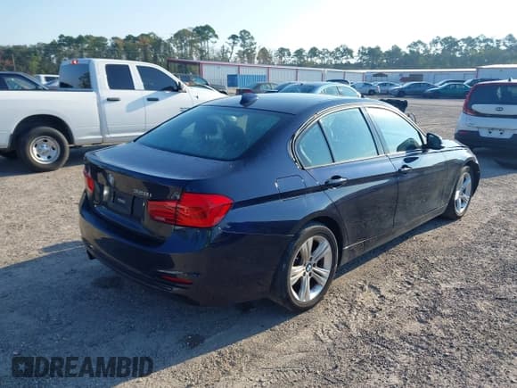 ✅ 2016 BMW 3 Series 328i • VIN: WBA8E9G52GNT85095 • Lot: 43261842. Listed on IAAI with 127,798 mi. Free auction sales archive from the USA and detailed vehicle history report at DreamBid. Image 4.