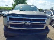 ✅ 2008 Chevrolet Silverado 2500HD 1LT • VIN: 1GCHK29KX8E163363 • Lot: 42540648. Wystawiony na IAAI z przebiegiem 242 555 mil. Bezpłatny archiwum sprzedaży aukcyjnych z USA i szczegółowy raport historii pojazdu na DreamBid. Zdjęcie 13.