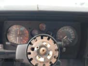 ✅ 1983 Chevrolet Camaro • VIN: 1G1AP87H9DL160188 • Lot: 42183141. Wystawiony na IAAI z przebiegiem 780 162 mil. Bezpłatny archiwum sprzedaży aukcyjnych z USA i szczegółowy raport historii pojazdu na DreamBid. Zdjęcie 7.