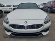 ✅ 2019 BMW Z4 sDrive30i • VIN: WBAHF3C53KWW42252 • Lot: 76571294. Wystawiony na Copart z przebiegiem 25 078 mil. Bezpłatny archiwum sprzedaży aukcyjnych z USA i szczegółowy raport historii pojazdu na DreamBid. Zdjęcie 5.