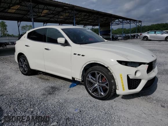 ✅ 2021 Maserati Levante • VIN: ZN661XUAXMX372301 • Lot: 57548054. Listed on Copart with 68,726 mi. Free auction sales archive from the USA and detailed vehicle history report at DreamBid. Image 4.