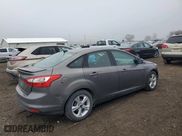 ✅ 2014 Ford Focus SE • VIN: 1FADP3F22EL449067 • Лот: 93537665. Опубликован ранее на Copart с пробегом 150 864 миль. Бесплатный доступ к архиву аукционных продаж из США и подробный отчёт об истории автомобиля на DreamBid. Изображение 3.
