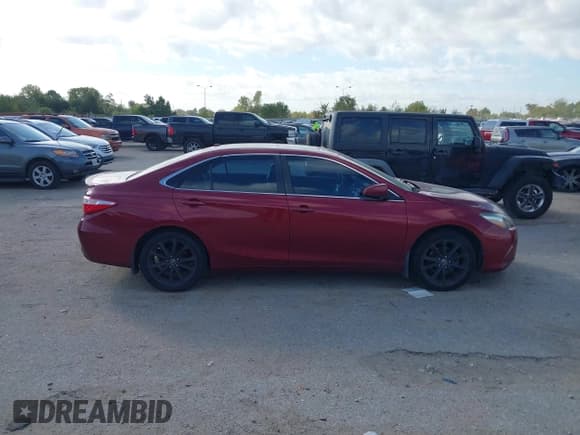 ✅ 2015 Toyota Camry XLE • VIN: 4T1BF1FK7FU926382 • Лот: 43670602. Опубликован ранее на IAAI с пробегом 185 284 миль. Бесплатный доступ к архиву аукционных продаж из США и подробный отчёт об истории автомобиля на DreamBid. Изображение 13.