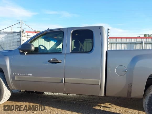 ✅ 2007 Chevrolet Silverado 1500 1LT • VIN: 2GCEC19J471597361 • Lot: 43239959. Listed on IAAI with 244,393 mi. Free auction sales archive from the USA and detailed vehicle history report at DreamBid. Image 14.