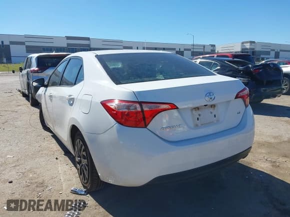 ✅ 2017 Toyota Corolla L • VIN: 5YFBURHE0HP667704 • Lot: 43565227. Wystawiony na IAAI z przebiegiem 135 750 mil. Bezpłatny archiwum sprzedaży aukcyjnych z USA i szczegółowy raport historii pojazdu na DreamBid. Zdjęcie 3.