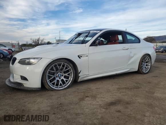 2008 BMW 3 Series M3 с VIN WBSWD93548PY40093, выставлен на аукционе Copart как лот 41657755 с пробегом 141 015 миль миль и Списание • Salvage title. История ставок и продаж доступна на DreamBid. Изображение 1.