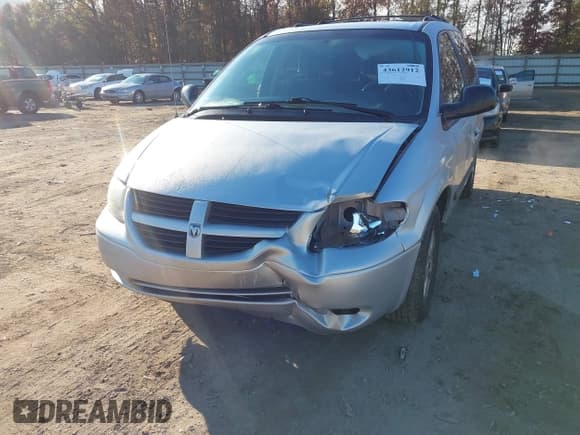 ✅ 2005 Dodge Caravan SXT • VIN: 1D4GP45R95B250750 • Lot: 43612912. Wystawiony na IAAI z przebiegiem 169 671 mil. Bezpłatny archiwum sprzedaży aukcyjnych z USA i szczegółowy raport historii pojazdu na DreamBid. Zdjęcie 6.