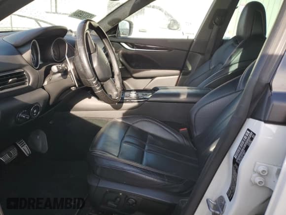 ✅ 2018 Maserati Levante S GranSport • VIN: ZN661YUS0JX269737 • Lot: 82872953. Wystawiony na Copart z przebiegiem 98 866 mil. Bezpłatny archiwum sprzedaży aukcyjnych z USA i szczegółowy raport historii pojazdu na DreamBid. Zdjęcie 7.