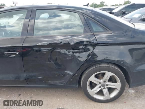 ✅ 2018 Audi A3 Premium • VIN: WAUAUHFF9J1054716 • Лот: 42751907. Опубликован ранее на IAAI с пробегом 134 467 миль. Бесплатный доступ к архиву аукционных продаж из США и подробный отчёт об истории автомобиля на DreamBid. Изображение 6.