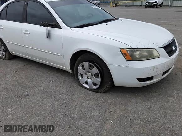 ✅ 2006 Hyundai Sonata GL • VIN: 5NPET46C26H107293 • Lot: 90523675. Wystawiony na Copart z przebiegiem 165 101 mil. Bezpłatny archiwum sprzedaży aukcyjnych z USA i szczegółowy raport historii pojazdu na DreamBid. Zdjęcie 13.