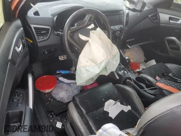 ✅ 2016 Hyundai Veloster Turbo Rally Edition • VIN: KMHTC6AE8GU293100 • Lot: 83682184. Wystawiony na Copart z przebiegiem Nie podano. Bezpłatny archiwum sprzedaży aukcyjnych z USA i szczegółowy raport historii pojazdu na DreamBid. Zdjęcie 8.