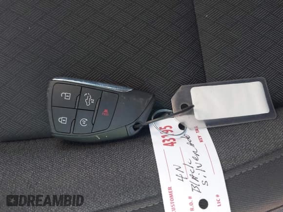 ✅ 2025 Chevrolet Silverado 1500 LT • VIN: 1GCUKDED0SZ120054 • Lot: 43762656. Wystawiony na IAAI z przebiegiem 8 797 mil. Bezpłatny archiwum sprzedaży aukcyjnych z USA i szczegółowy raport historii pojazdu na DreamBid. Zdjęcie 11.