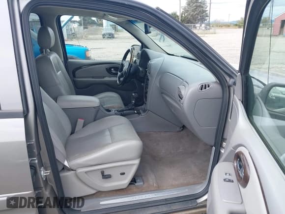 ✅ 2006 Buick Rainier CXL • VIN: 5GADT13S362272133 • Lot: 42915517. Listed on IAAI with 166,599 mi. Free auction sales archive from the USA and detailed vehicle history report at DreamBid. Image 5.