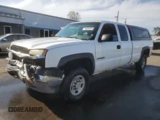 ✅ 2003 Chevrolet Silverado 2500HD LS • VIN: 1GCHC29U93E360998 • Lot: 80368035. Wystawiony na Copart z przebiegiem 151 064 mil. Bezpłatny archiwum sprzedaży aukcyjnych z USA i szczegółowy raport historii pojazdu na DreamBid. Zdjęcie 1.