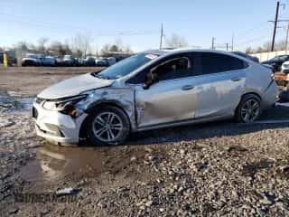 ✅ 2017 Chevrolet Cruze LT • VIN: 1G1BE5SM3H7274747 • Lot: 68454792. Wystawiony na Copart z przebiegiem 88 934 mil mil. Skorzystaj z bezpłatnego archiwum sprzedaży aukcyjnych z USA i zobacz szczegółowy raport historii pojazdu na DreamBid. Zdjęcie 1.