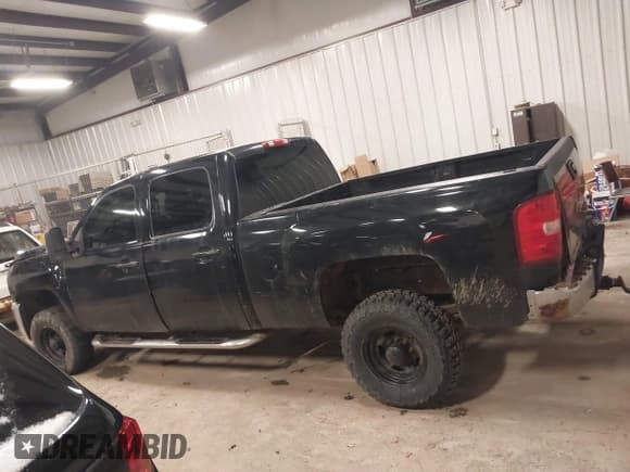 ✅ 2007 Chevrolet Silverado 2500HD 1LT • VIN: 1GCHC23K87F534566 • Lot: 41212539. Wystawiony na IAAI z przebiegiem 92 703 mil. Bezpłatny archiwum sprzedaży aukcyjnych z USA i szczegółowy raport historii pojazdu na DreamBid. Zdjęcie 14.