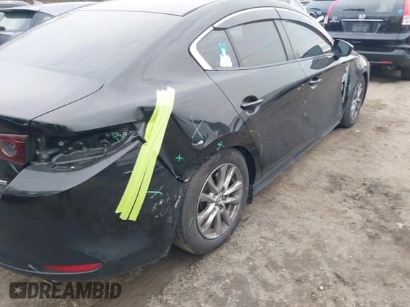 ✅ 2021 Mazda 3 S • VIN: 3MZBPAAL8MM201924 • Lot: 40977248. Listed on IAAI with 89,894 mi. Free auction sales archive from the USA and detailed vehicle history report at DreamBid. Image 6.