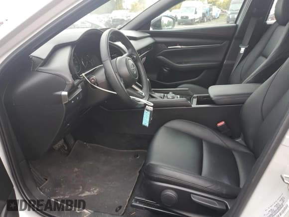 ✅ 2024 Mazda 3 S Select Sport • VIN: JM1BPAKM4R1704915 • Lot: 90291765. Wystawiony na Copart z przebiegiem 10 338 mil. Bezpłatny archiwum sprzedaży aukcyjnych z USA i szczegółowy raport historii pojazdu na DreamBid. Zdjęcie 7.