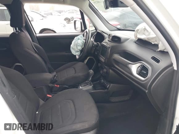 ✅ 2018 Jeep Renegade Latitude • VIN: ZACCJBBB7JPJ30032 • Lot: 43408219. Wystawiony na IAAI z przebiegiem 54 791 mil. Bezpłatny archiwum sprzedaży aukcyjnych z USA i szczegółowy raport historii pojazdu na DreamBid. Zdjęcie 5.