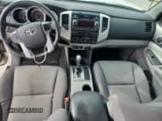 ✅ 2012 Toyota Tacoma PreRunner • VIN: 5TFJX4GN0CX007003 • Лот: 93154055. Опубликован ранее на Copart с пробегом 220 535 миль. Бесплатный доступ к архиву аукционных продаж из США и подробный отчёт об истории автомобиля на DreamBid. Изображение 8.