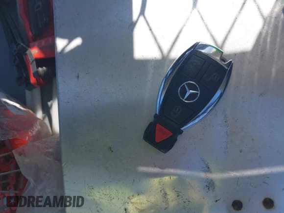 ✅ 2014 Mercedes-Benz CLA 250 • VIN: WDDSJ4EB9EN044442 • Лот: 43507936. Опубликован ранее на IAAI с пробегом 96 100 миль. Бесплатный доступ к архиву аукционных продаж из США и подробный отчёт об истории автомобиля на DreamBid. Изображение 11.