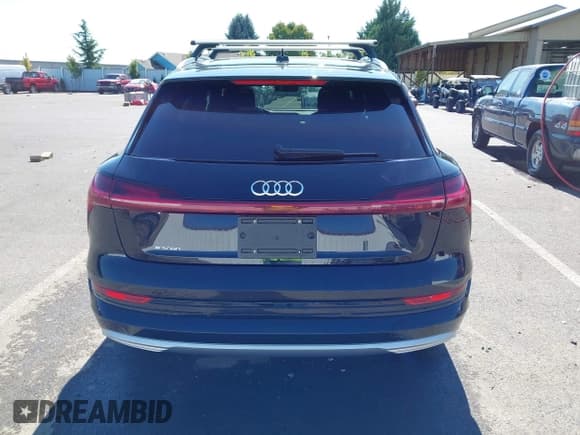 ✅ 2019 Audi e-tron Premium Plus • VIN: WA1LAAGEXKB021974 • Lot: 43271469. Listed on IAAI with 31,977 mi. Free auction sales archive from the USA and detailed vehicle history report at DreamBid. Image 17.