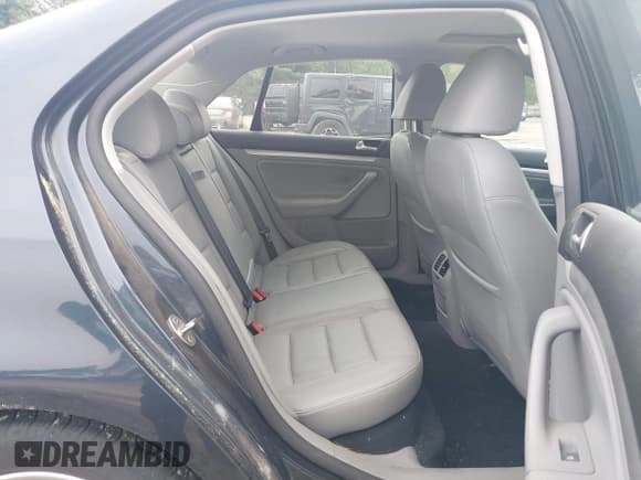 ✅ 2009 Volkswagen Jetta SE • VIN: 3VWRZ71KX9M077567 • Lot: 42445517. Listed on IAAI with 163,101 mi. Free auction sales archive from the USA and detailed vehicle history report at DreamBid. Image 8.