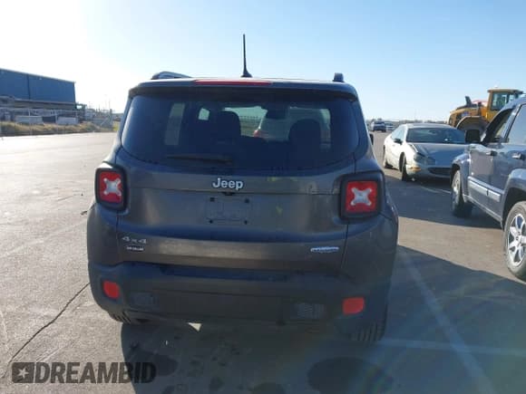 ✅ 2017 Jeep Renegade Latitude • VIN: ZACCJBBB3HPG03275 • Lot: 43681028. Listed on IAAI with 52,097 mi. Free auction sales archive from the USA and detailed vehicle history report at DreamBid. Image 16.