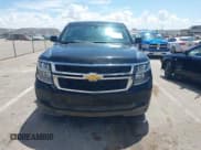 ✅ 2017 Chevrolet Suburban LS • VIN: 1GNSCGKC1HR255867 • Lot: 42743684. Wystawiony na IAAI z przebiegiem 121 355 mil. Bezpłatny archiwum sprzedaży aukcyjnych z USA i szczegółowy raport historii pojazdu na DreamBid. Zdjęcie 12.