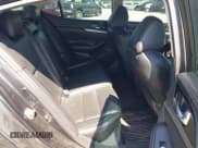 ✅ 2016 Nissan Maxima SL • VIN: 1N4AA6AP4GC426997 • Lot: 42324146. Wystawiony na IAAI z przebiegiem 209 127 mil. Bezpłatny archiwum sprzedaży aukcyjnych z USA i szczegółowy raport historii pojazdu na DreamBid. Zdjęcie 8.