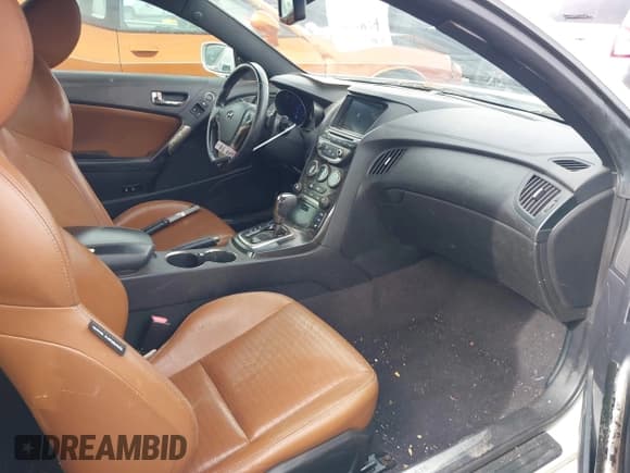 ✅ 2013 Hyundai Genesis Coupe Grand Touring • VIN: KMHHU6KJ9DU093675 • Lot: 43677074. Wystawiony na IAAI z przebiegiem 192 721 mil. Bezpłatny archiwum sprzedaży aukcyjnych z USA i szczegółowy raport historii pojazdu na DreamBid. Zdjęcie 5.