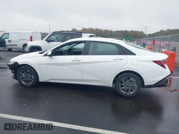 ✅ 2024 Hyundai Elantra SEL • VIN: KMHLM4DG1RU734907 • Lot: 43570336. Listed on IAAI with 42,953 mi. Free auction sales archive from the USA and detailed vehicle history report at DreamBid. Image 14.