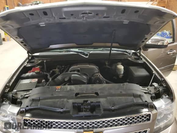 2013 Chevrolet Tahoe LTZ z VIN 1GNSKCE08DR158317, wystawiony jako Copart lot #80697885 z przebiegiem 169 471 mil mil oraz Szkoda całkowita • Salvage title. Historia ofert i sprzedaży dostępna na DreamBid. Obrazek 12.