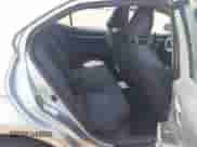 2019 Toyota Camry LE z VIN 4T1B11HK4KU231489, wystawiony jako IAAI lot #43294900 z przebiegiem 223 226 mil mil oraz . Historia ofert i sprzedaży dostępna na DreamBid. Obrazek 8.