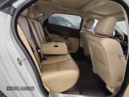 ✅ 2015 Jaguar XJ Portfolio • VIN: SAJWJ2GDXF8V79697 • Lot: 81678065. Wystawiony na Copart z przebiegiem Nie podano. Bezpłatny archiwum sprzedaży aukcyjnych z USA i szczegółowy raport historii pojazdu na DreamBid. Zdjęcie 10.