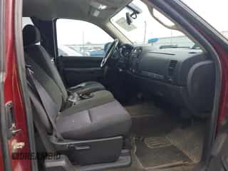 2013 Chevrolet Silverado 1500 LT z VIN 1GCRCSE01DZ183803, wystawiony jako IAAI lot #42115447 z przebiegiem 125 932 mil mil oraz . Historia ofert i sprzedaży dostępna na DreamBid. Obrazek 5.