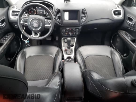 ✅ 2019 Jeep Compass Latitude • VIN: 3C4NJDBB3KT593710 • Лот: 56218485. Опубликован ранее на Copart с пробегом 112 260 миль. Бесплатный доступ к архиву аукционных продаж из США и подробный отчёт об истории автомобиля на DreamBid. Изображение 8.