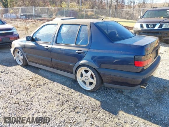 ✅ 1997 Volkswagen Jetta • VIN: 3VWTD81HXVM118059 • Lot: 43806465. Listed on IAAI with 200,677 mi. Free auction sales archive from the USA and detailed vehicle history report at DreamBid. Image 3.