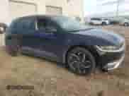 2022 Hyundai Ioniq 5 SE z VIN KM8KM4AE7NU055622, wystawiony jako Copart lot #82400153 z przebiegiem 29 334 mil mil oraz . Historia ofert i sprzedaży dostępna na DreamBid. Obrazek 4.