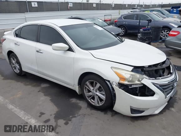 ✅ 2014 Nissan Altima SV • VIN: 1N4AL3AP4EC317607 • Lot: 42487107. Listed on IAAI with 135,574 mi. Free auction sales archive from the USA and detailed vehicle history report at DreamBid. Image 1.