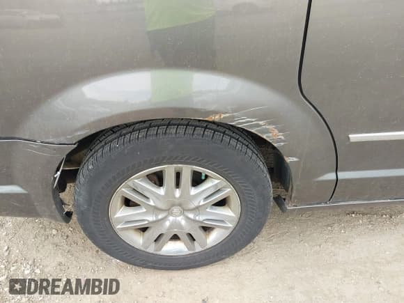 ✅ 2010 Chrysler Town & Country Limited • VIN: 2A4RR7DX2AR451719 • Lot: 42351759. Wystawiony na IAAI z przebiegiem 163 635 mil. Bezpłatny archiwum sprzedaży aukcyjnych z USA i szczegółowy raport historii pojazdu na DreamBid. Zdjęcie 12.