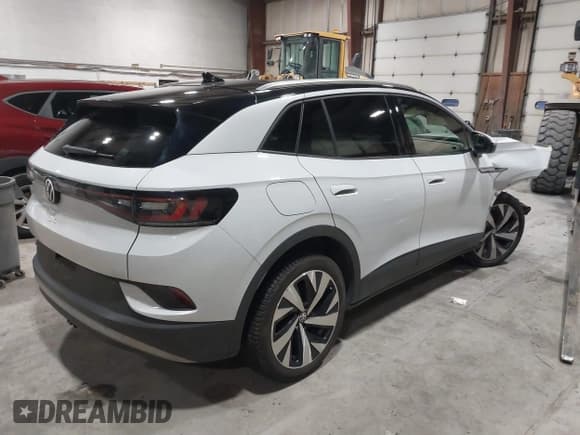 ✅ 2021 Volkswagen ID.4 Pro S • VIN: WVGUNPE28MP066343 • Lot: 41591937. Wystawiony na IAAI z przebiegiem 45 318 mil. Bezpłatny archiwum sprzedaży aukcyjnych z USA i szczegółowy raport historii pojazdu na DreamBid. Zdjęcie 4.