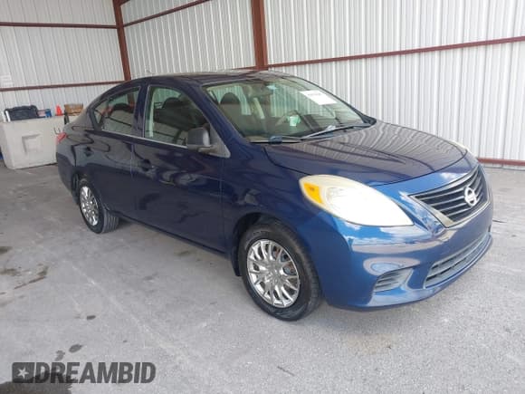 ✅ 2012 Nissan Versa SV • VIN: 3N1CN7AP0CL935905 • Lot: 43029487. Wystawiony na IAAI z przebiegiem 147 784 mil. Bezpłatny archiwum sprzedaży aukcyjnych z USA i szczegółowy raport historii pojazdu na DreamBid. Zdjęcie 1.