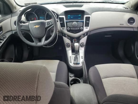 ✅ 2014 Chevrolet Cruze LS • VIN: 1G1PA5SG5E7110956 • Lot: 84618035. Listed on Copart with 57,193 mi. Free auction sales archive from the USA and detailed vehicle history report at DreamBid. Image 8.