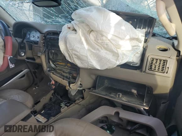 ✅ 2002 Mercury Mountaineer • VIN: 4M2ZU86W62ZJ18925 • Lot: 85890375. Wystawiony na Copart z przebiegiem Nie podano. Bezpłatny archiwum sprzedaży aukcyjnych z USA i szczegółowy raport historii pojazdu na DreamBid. Zdjęcie 8.