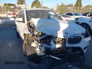 ✅ 2019 BMW X1 sDrive28i • VIN: WBXHU7C54K3H45462 • Lot: 41209117. Wystawiony na IAAI z przebiegiem 52 719 mil. Bezpłatny archiwum sprzedaży aukcyjnych z USA i szczegółowy raport historii pojazdu na DreamBid. Zdjęcie 1.