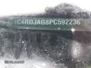 ✅ 2023 Dodge Durango SXT • VIN: 1C4RDJAG8PC592236 • Lot: 43072504. Wystawiony na IAAI z przebiegiem 38 764 mil. Bezpłatny archiwum sprzedaży aukcyjnych z USA i szczegółowy raport historii pojazdu na DreamBid. Zdjęcie 9.